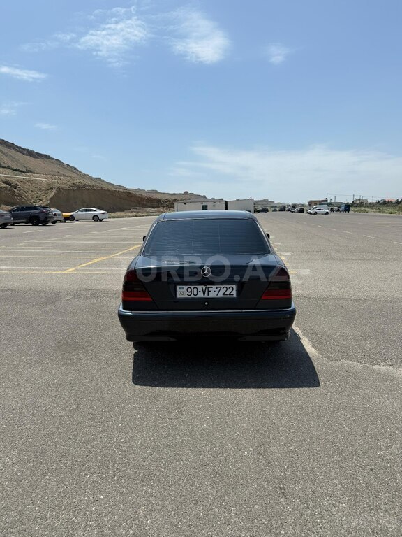 Mercedes C 180