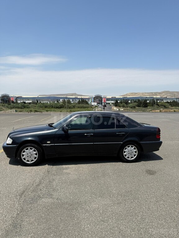 Mercedes C 180