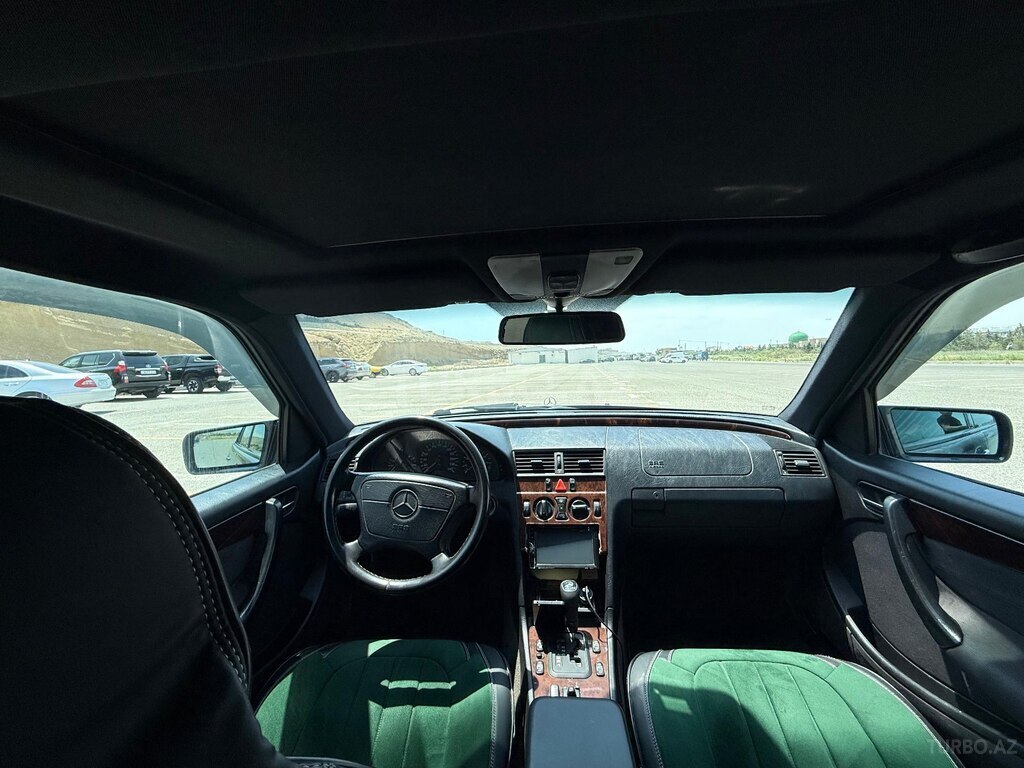 Mercedes C 180