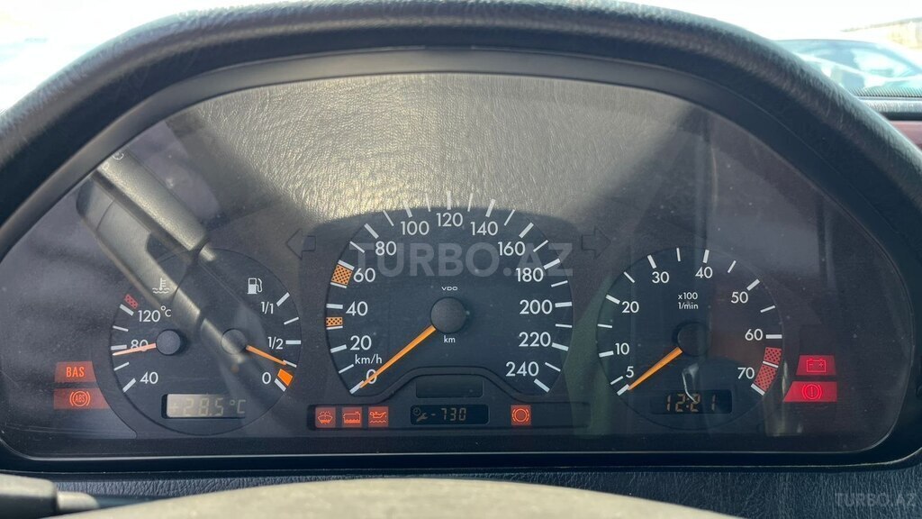 Mercedes C 180