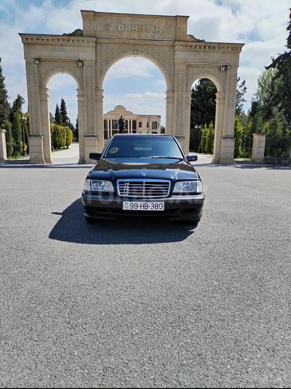 Mercedes C 200