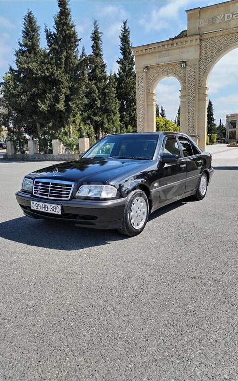 Mercedes C 200
