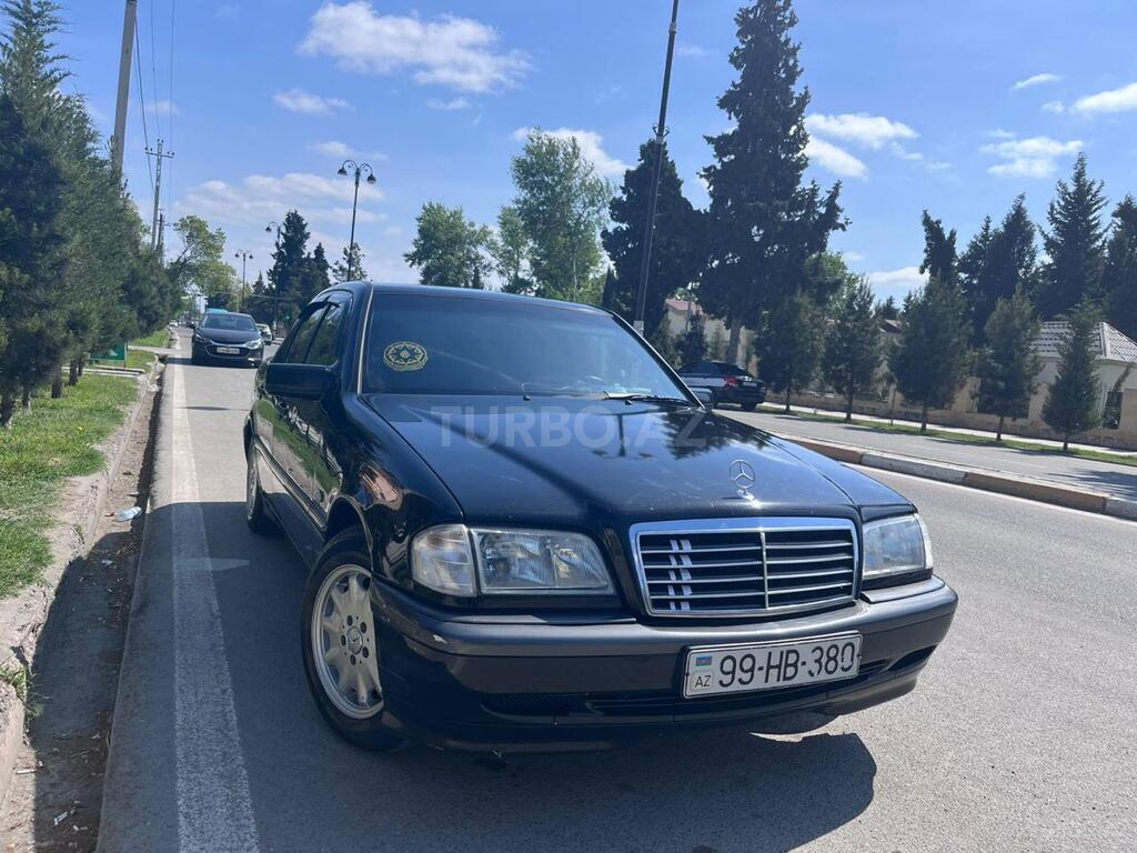 Mercedes C 200