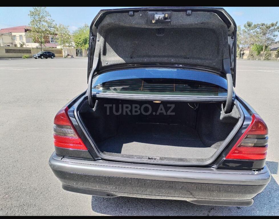 Mercedes C 200