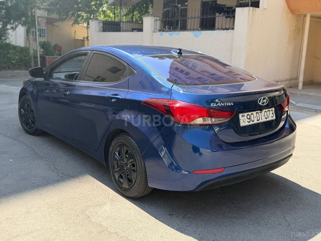 Hyundai Elantra