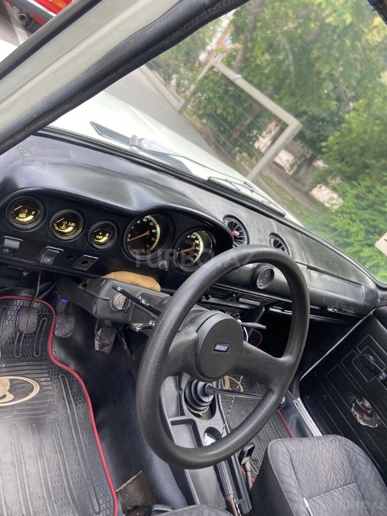 LADA (VAZ) 2106