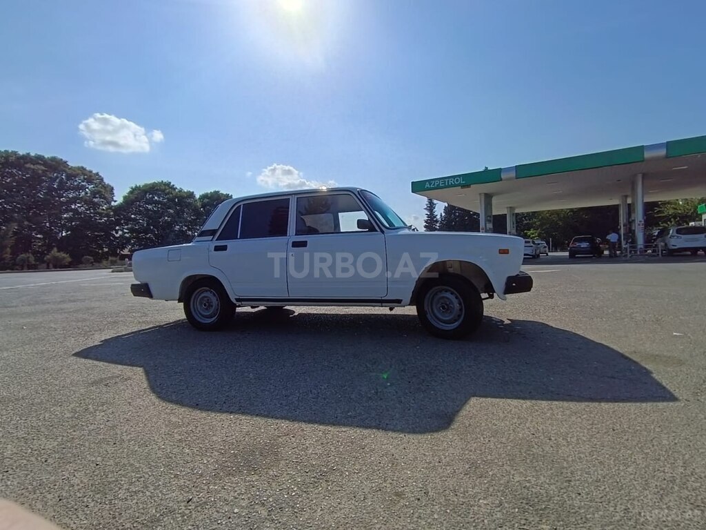 LADA (VAZ) 2107