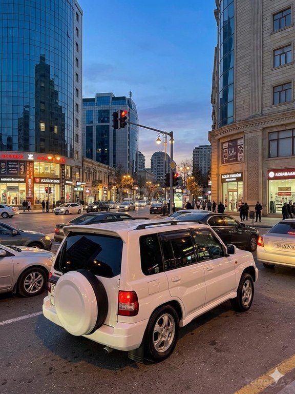 Mitsubishi Pajero io
