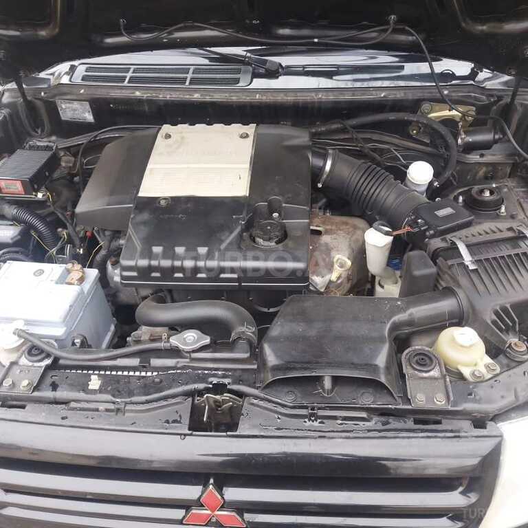 Mitsubishi Pajero io