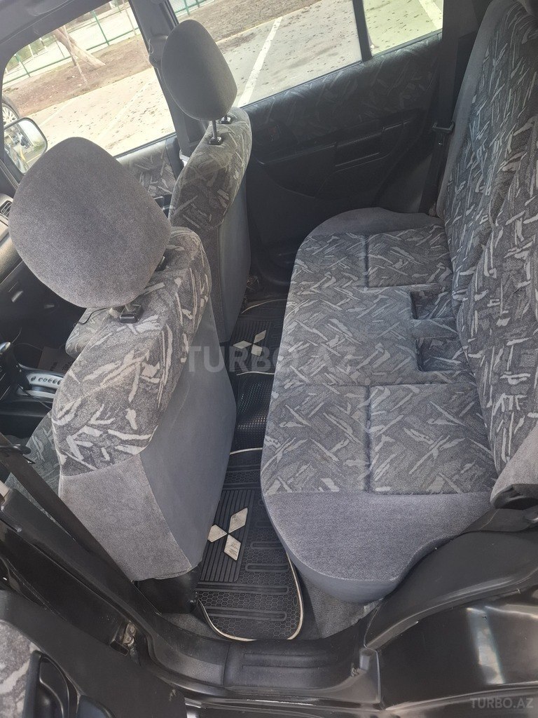 Mitsubishi Pajero io