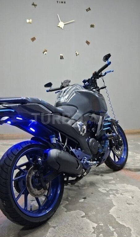 Yamaha FZ-S FI Deluxe
