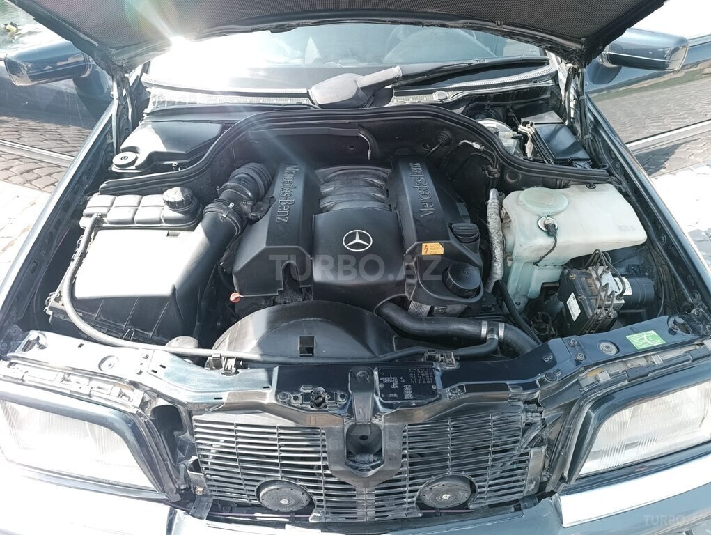 Mercedes C 240
