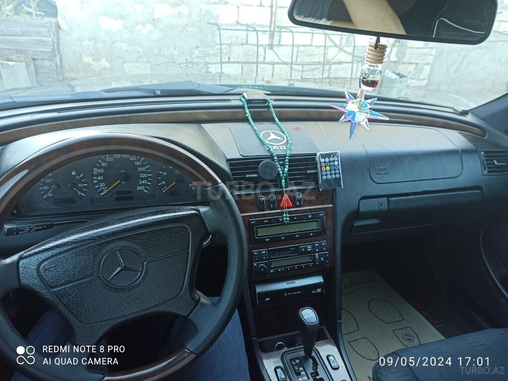 Mercedes C 240