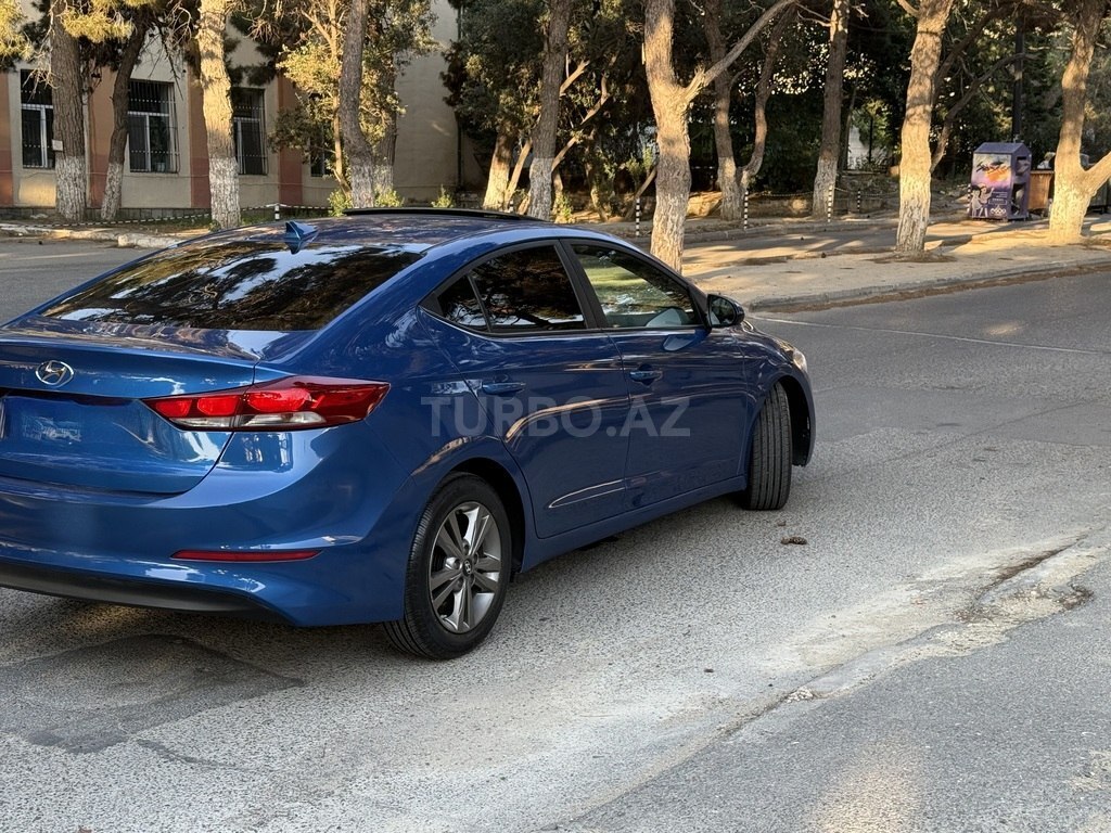 Hyundai Elantra