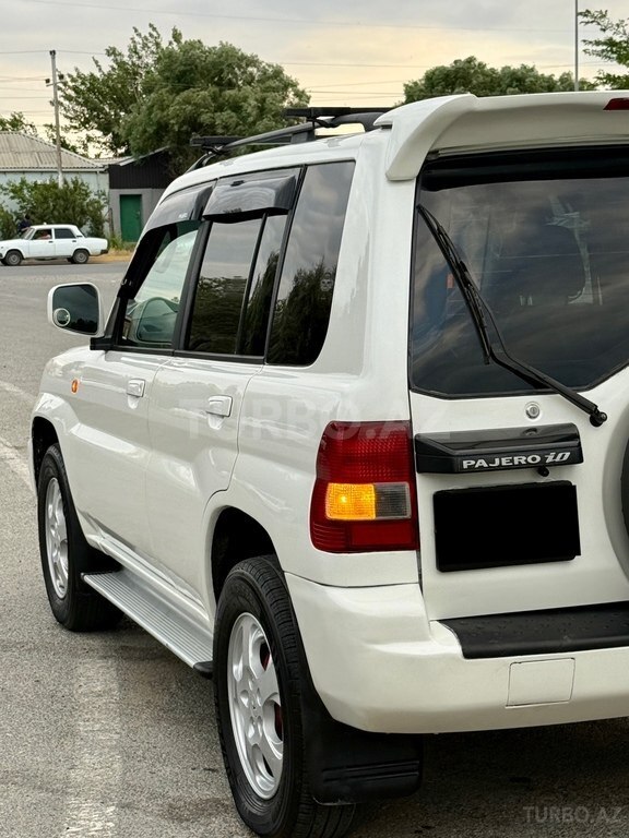 Mitsubishi Pajero io