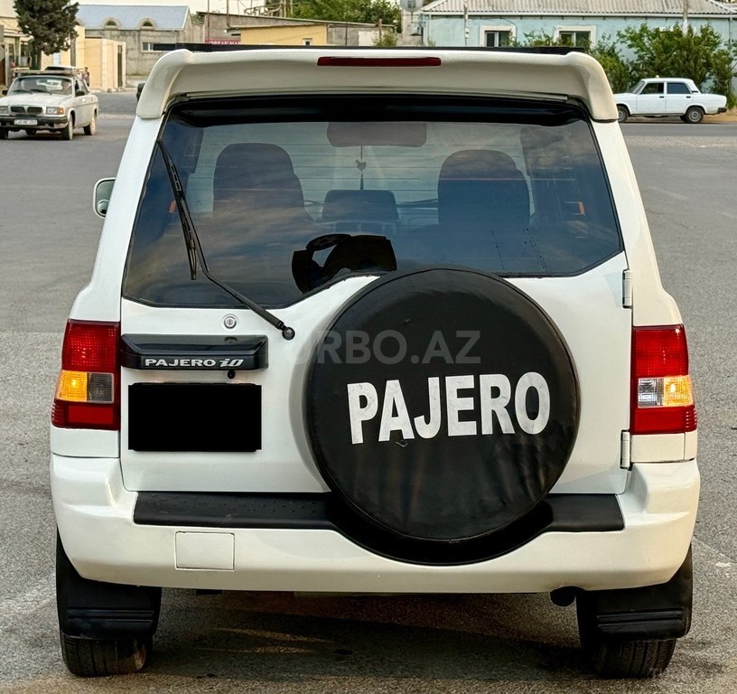 Mitsubishi Pajero io