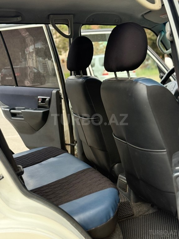 Mitsubishi Pajero io