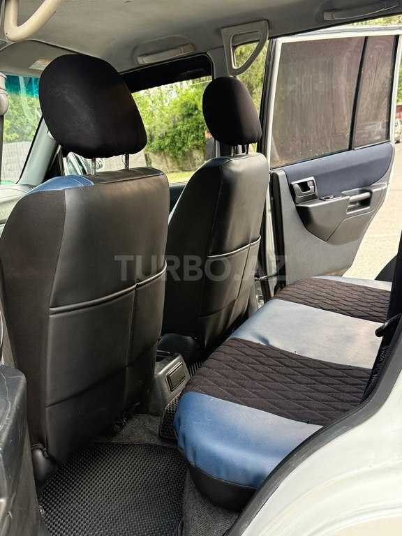 Mitsubishi Pajero io