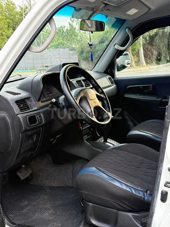 Mitsubishi Pajero io