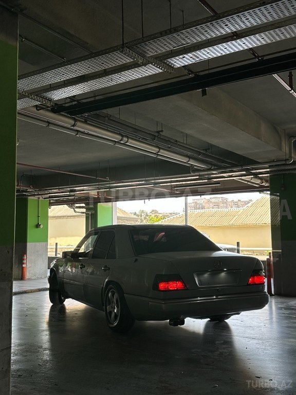Mercedes 250 D
