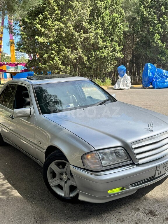 Mercedes C 240