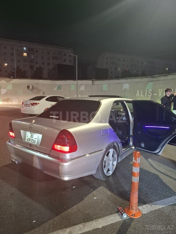Mercedes C 240