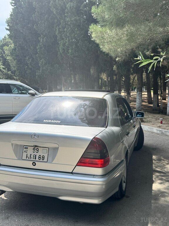 Mercedes C 240