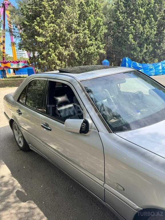 Mercedes C 240