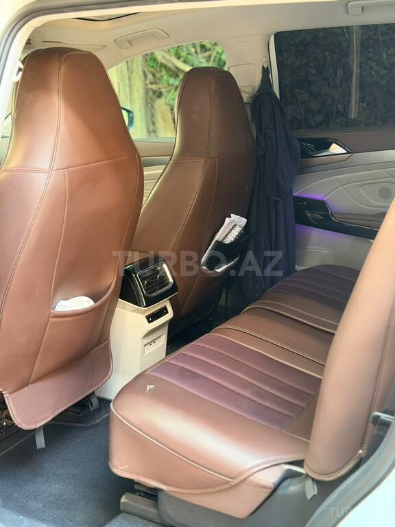 Volkswagen ID.6 Crozz