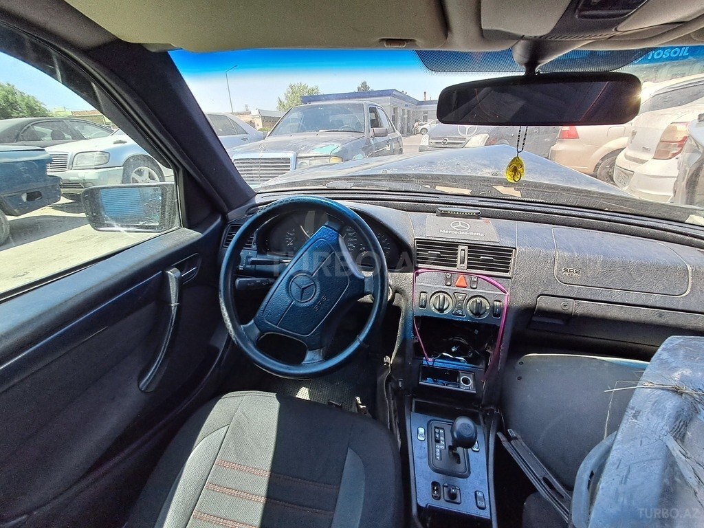 Mercedes C 180