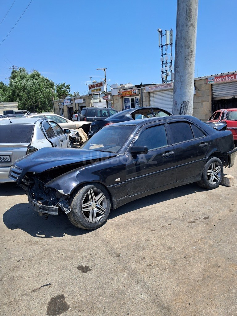 Mercedes C 180