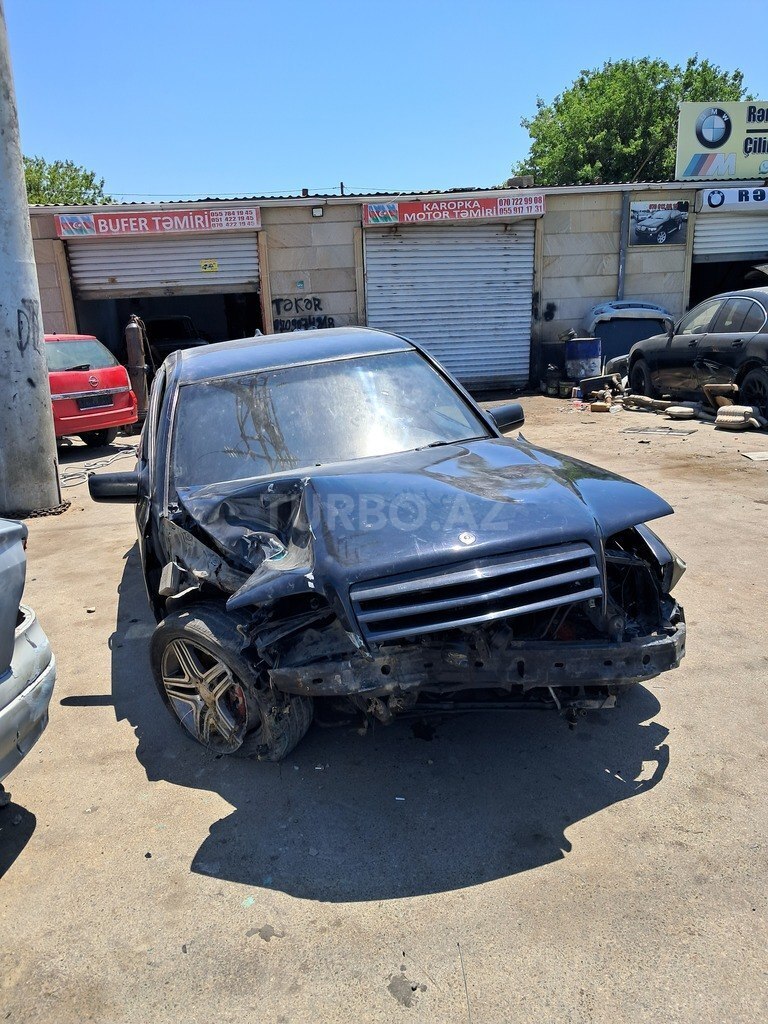 Mercedes C 180