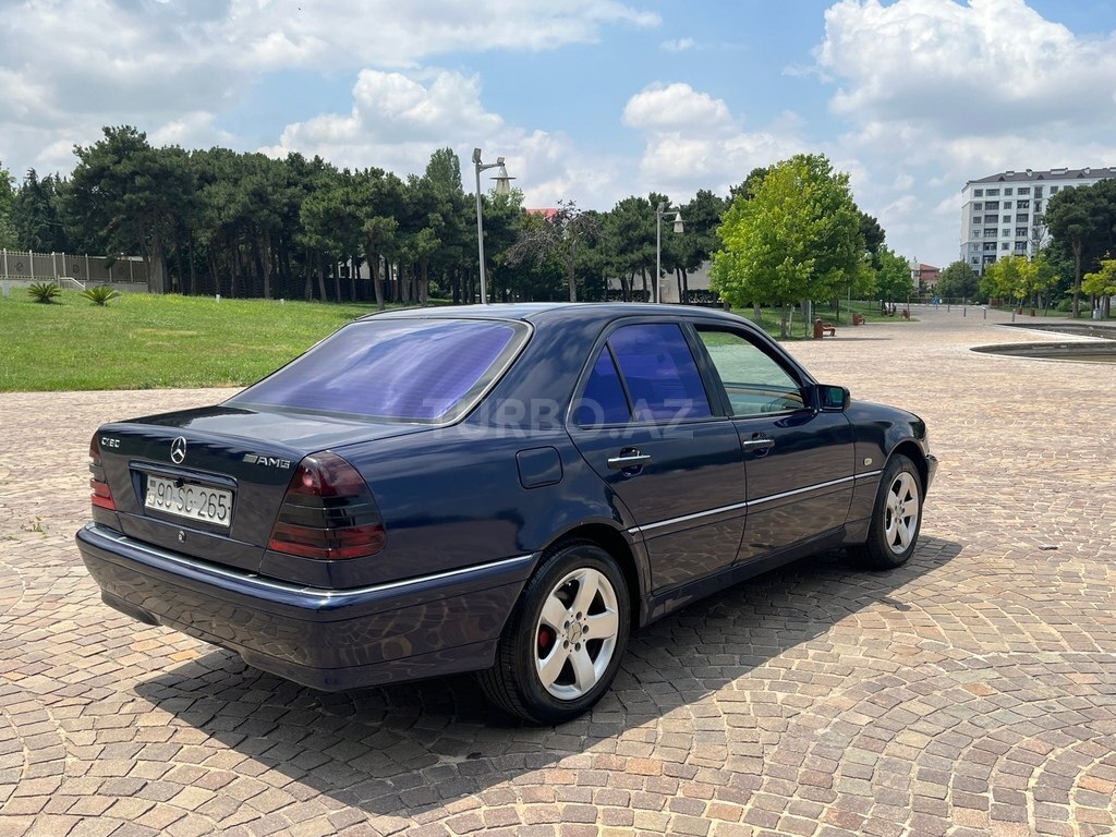 Mercedes C 180