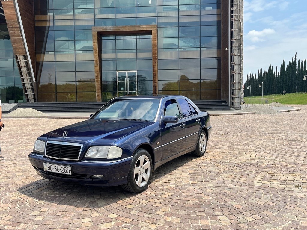 Mercedes C 180