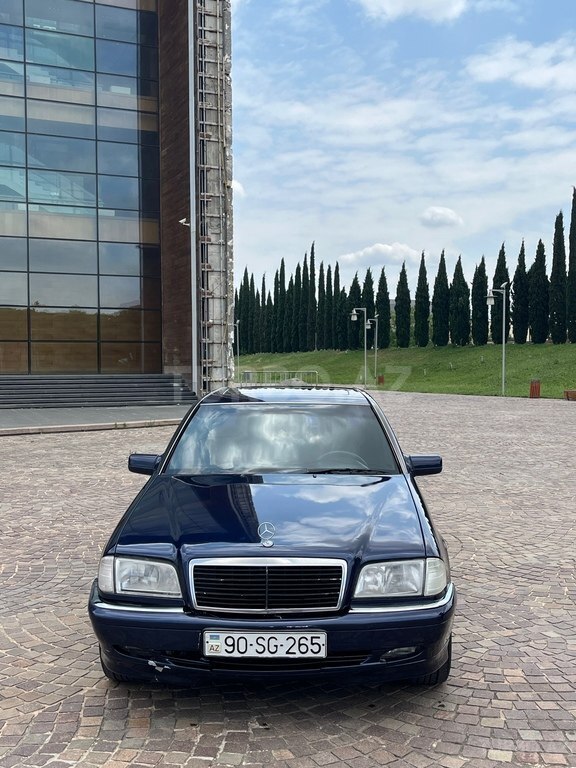 Mercedes C 180