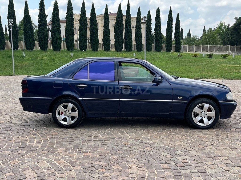 Mercedes C 180