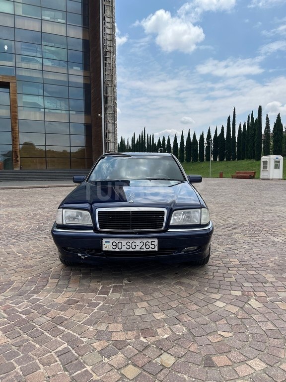 Mercedes C 180