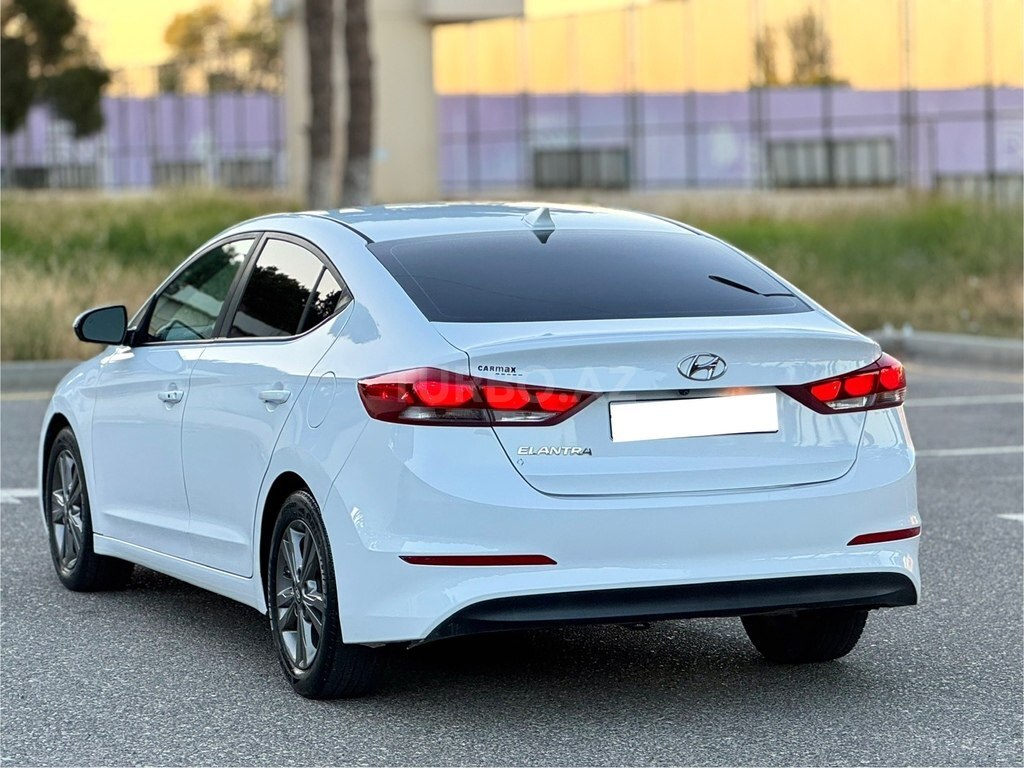 Hyundai Elantra