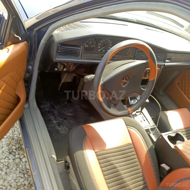 Mercedes 190