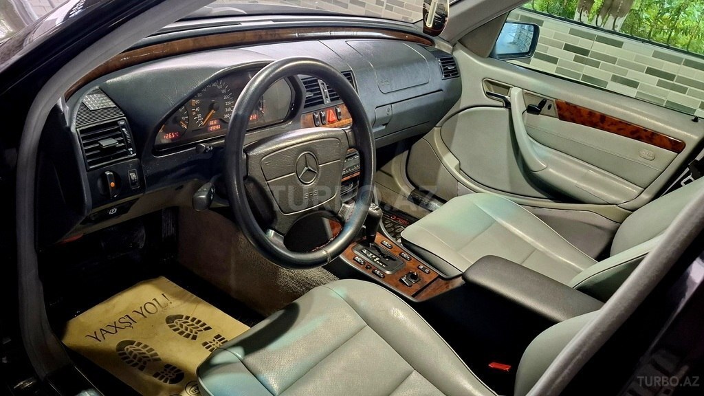 Mercedes C 240