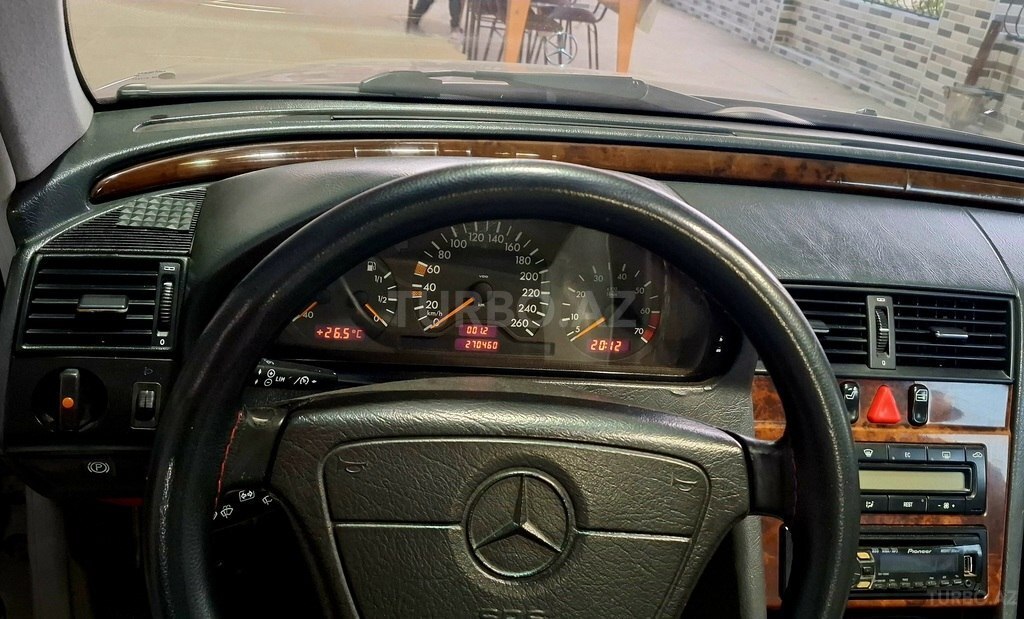 Mercedes C 240