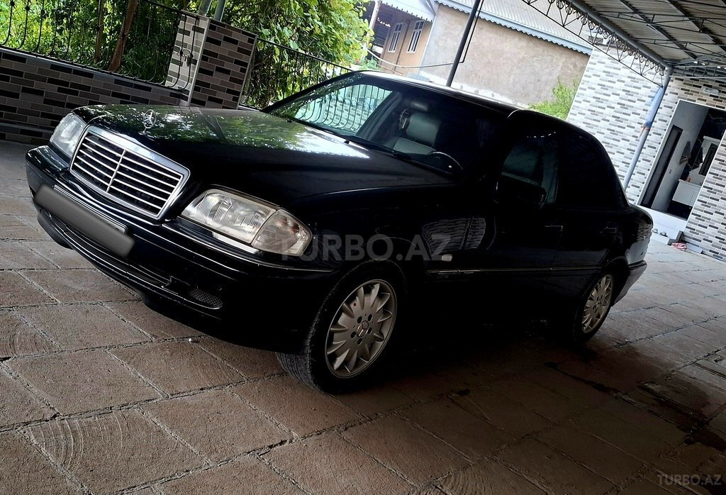 Mercedes C 240