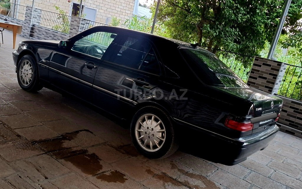 Mercedes C 240