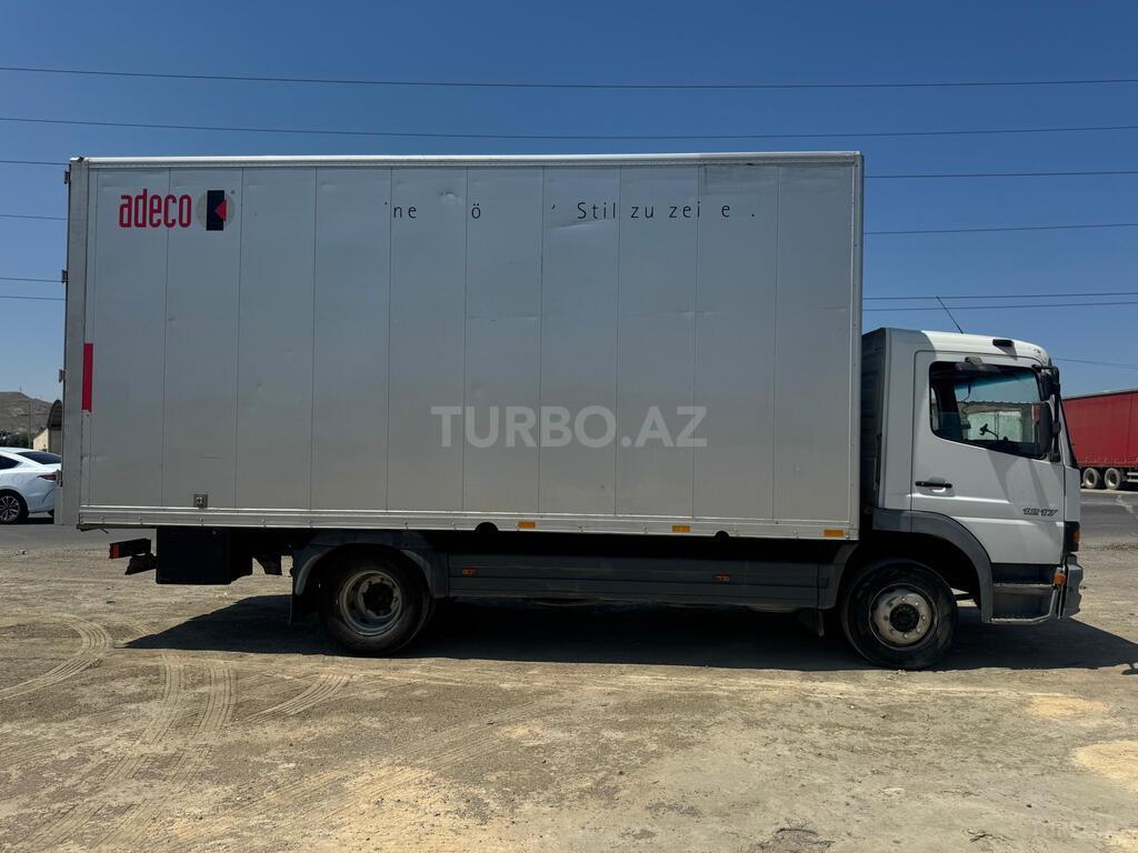 Mercedes 1217
