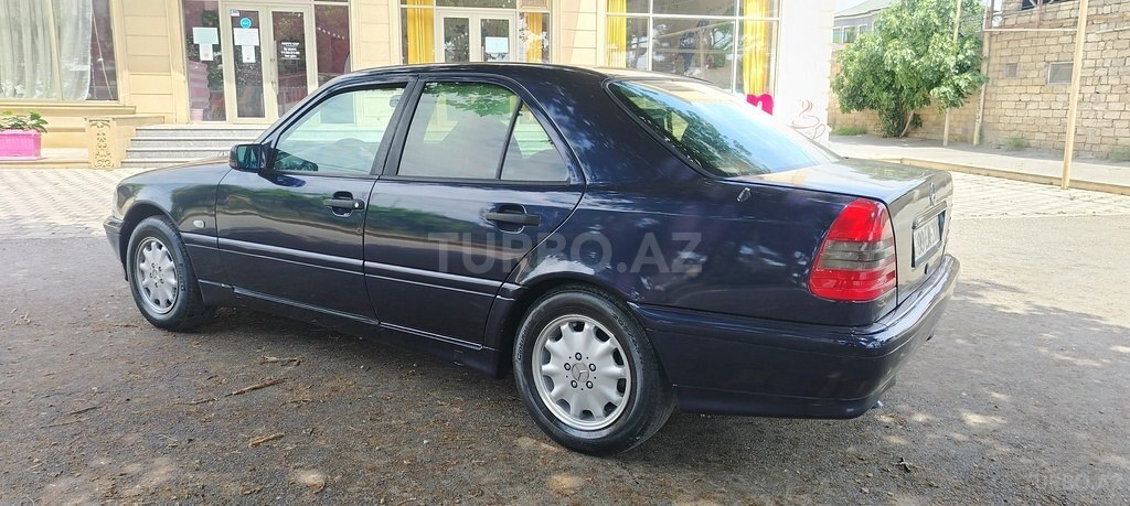 Mercedes C 180