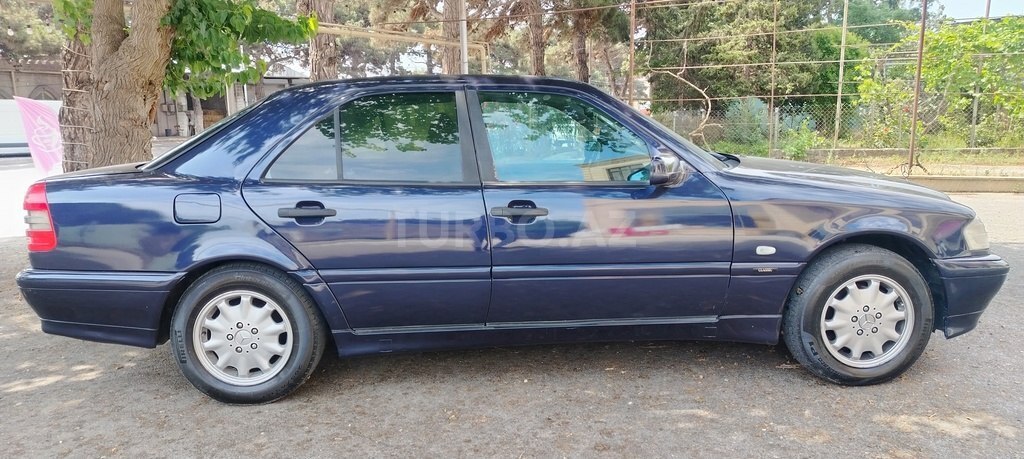 Mercedes C 180