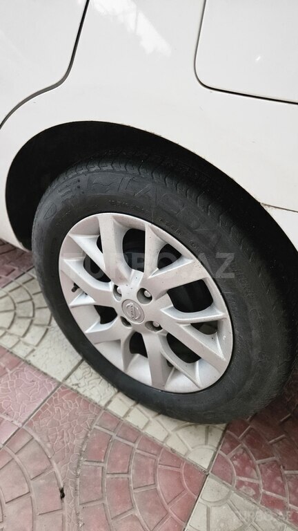 Nissan Sunny