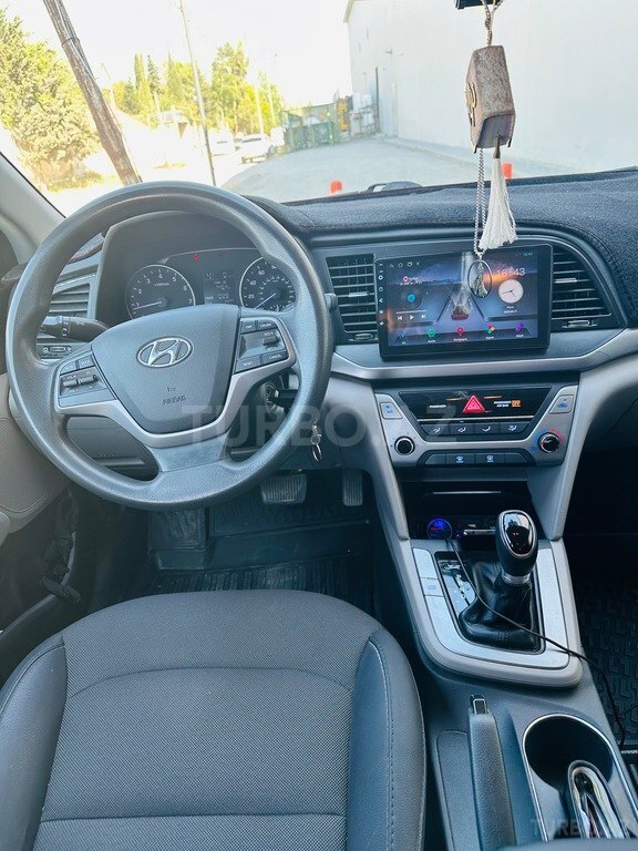 Hyundai Elantra