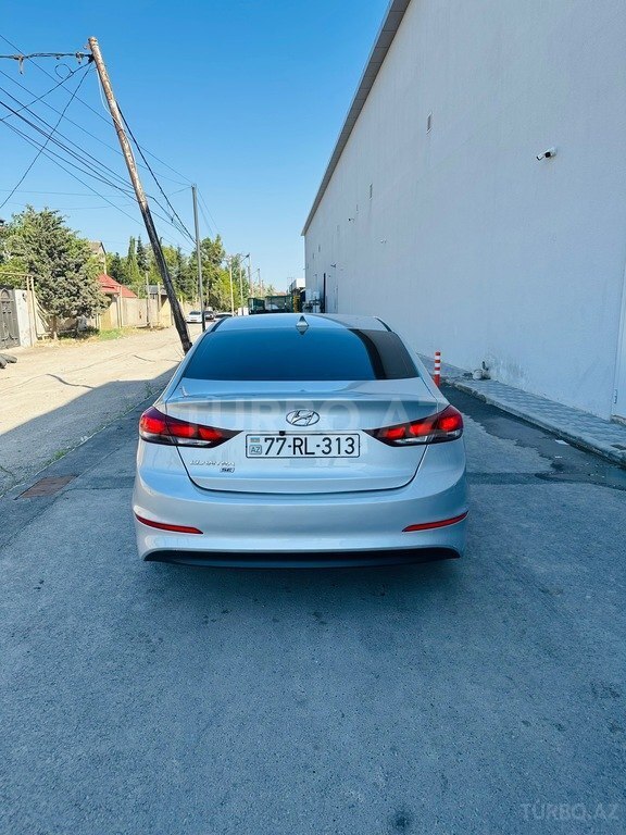 Hyundai Elantra