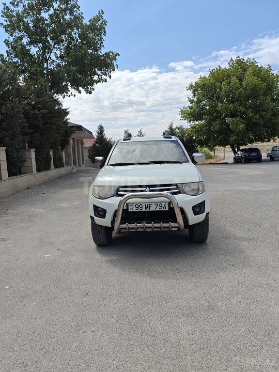 Mitsubishi L200